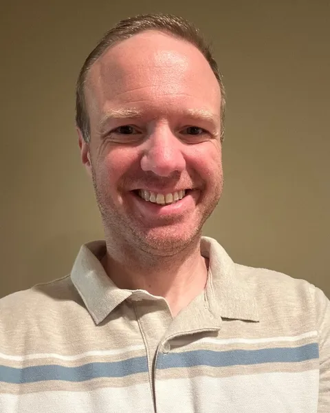 Portrait of Jordan Lindh