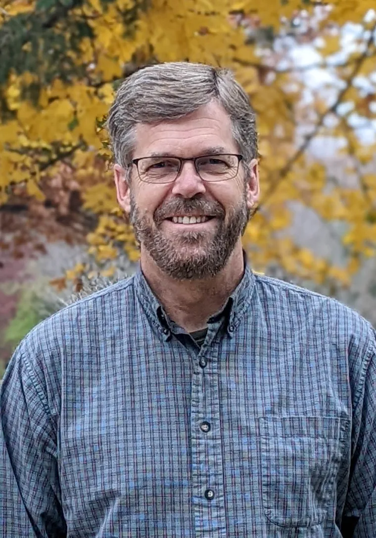 Portrait of Loren Hubin
